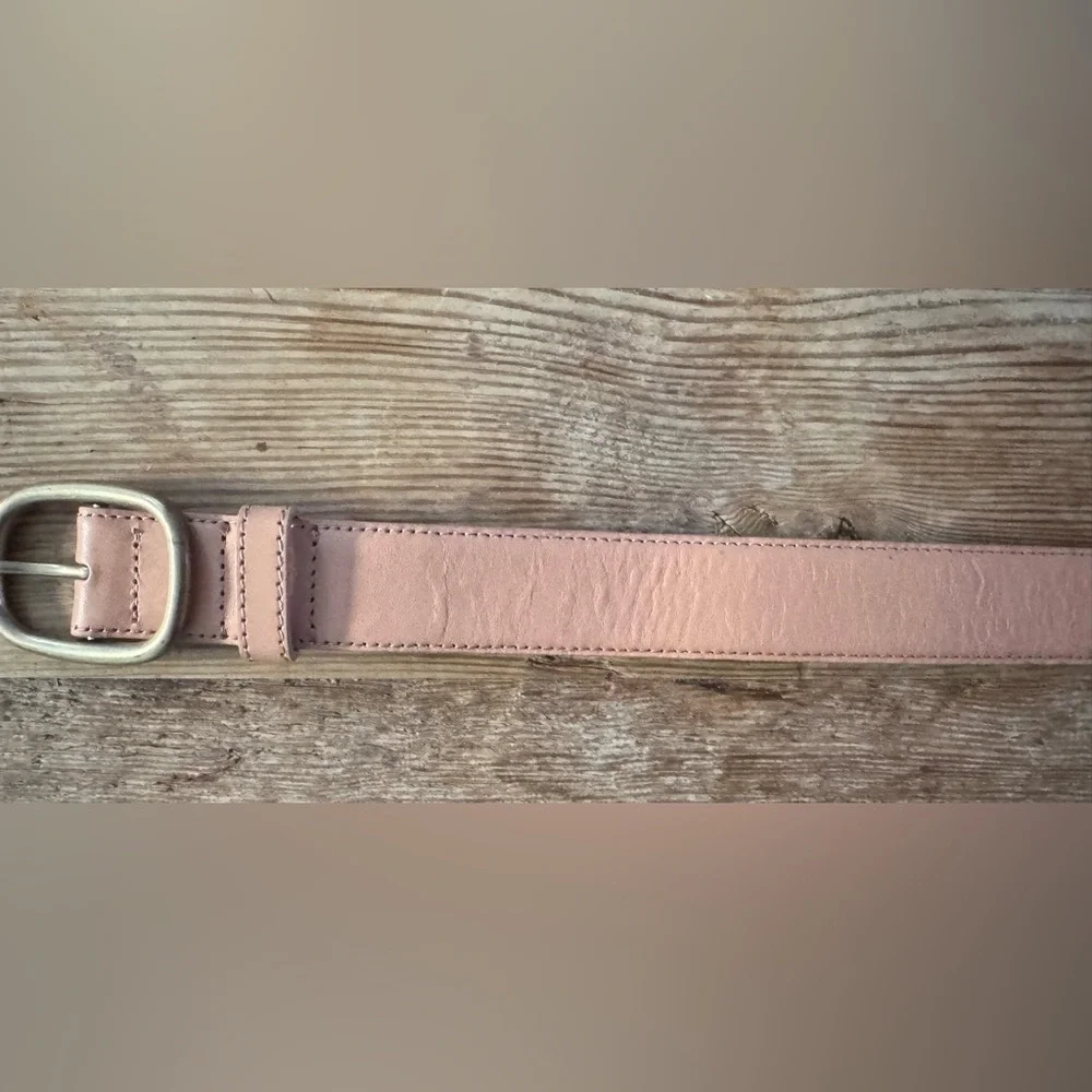 NWT J. Crew Womens Tan Leather Belt with Gold Buckle Size Medium - Picture 3 of 10